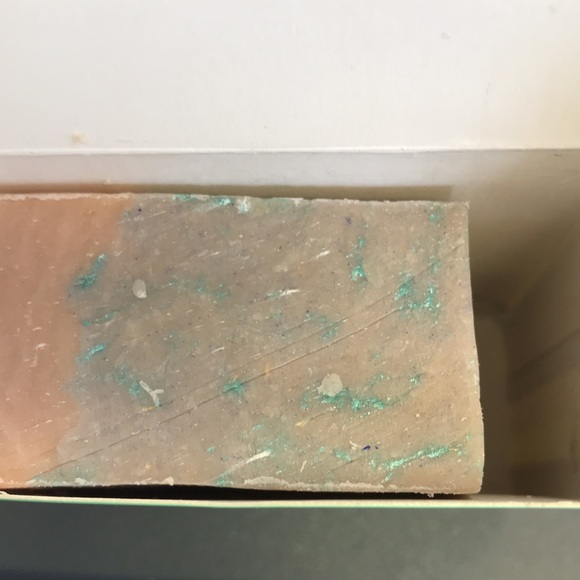 Brand new Eight Saints spicy rum punch tropical Shea butter bar soap - Picture 4 of 4